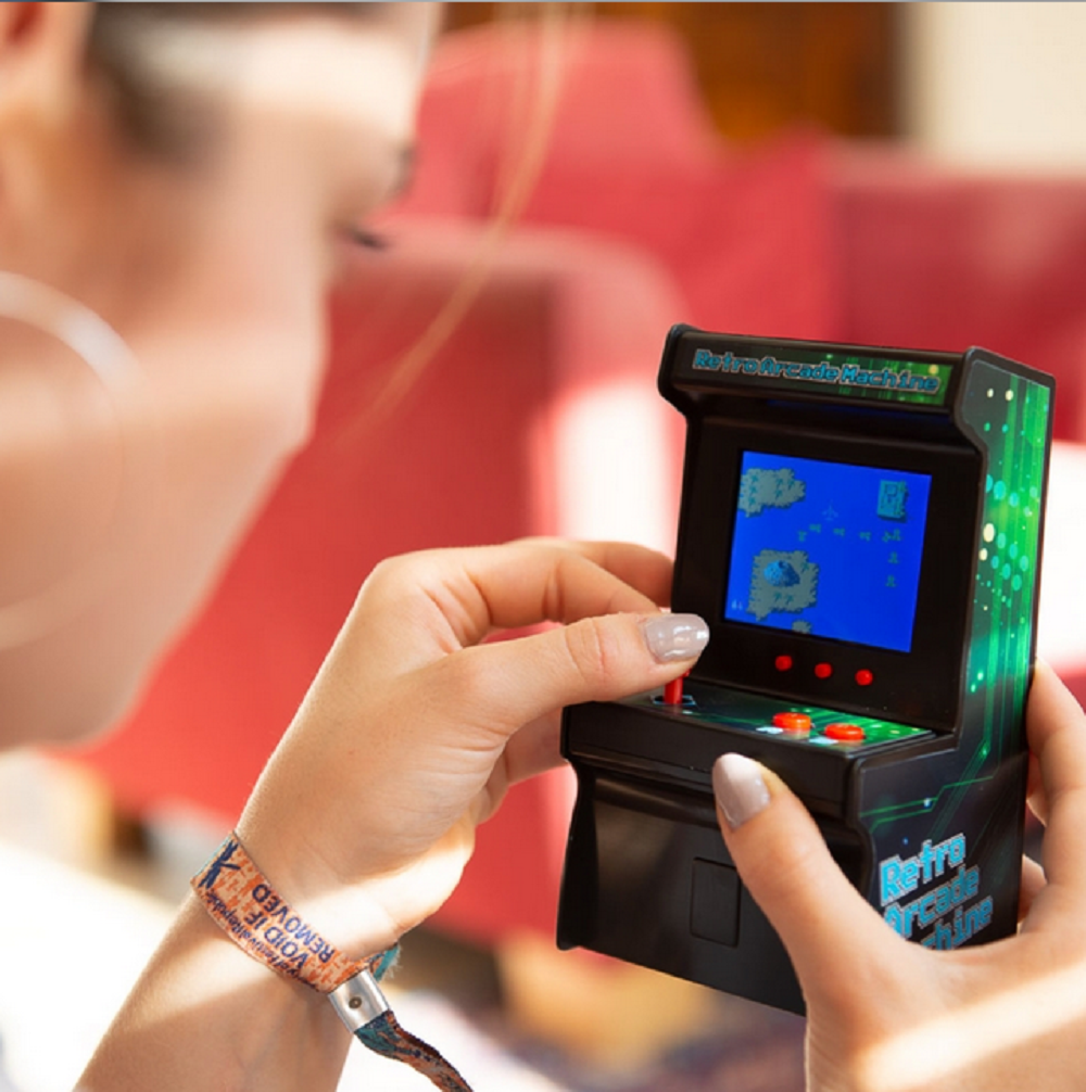 Funtime Gifts Retro Arcade 200 Games